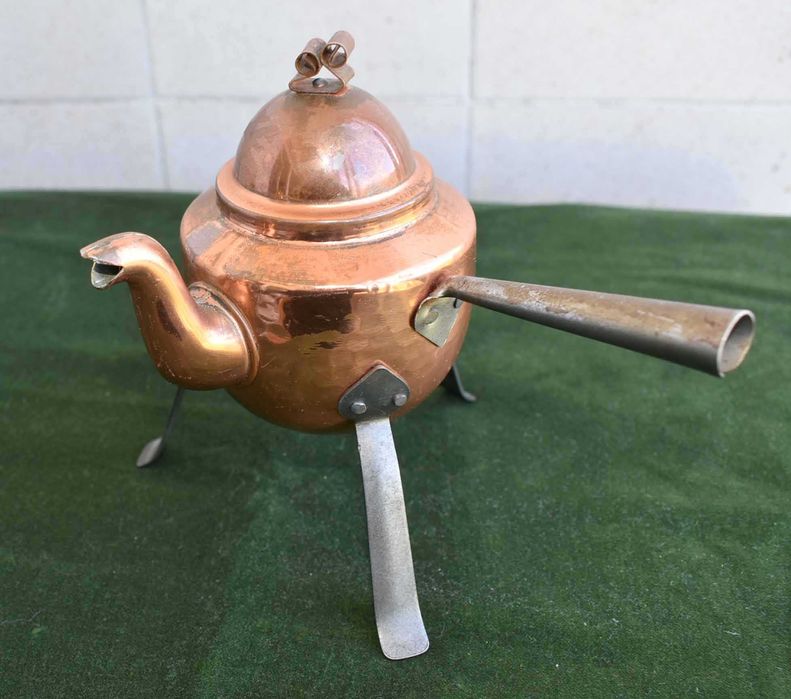 Чайник от кована мед