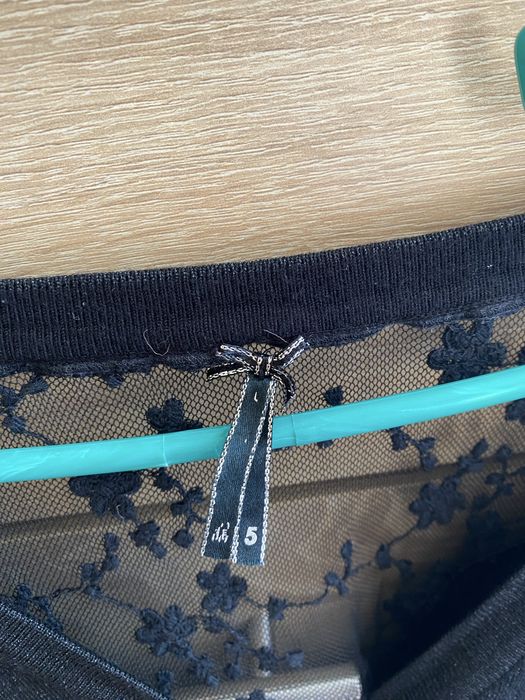 Bluzita cu spatele de dentela