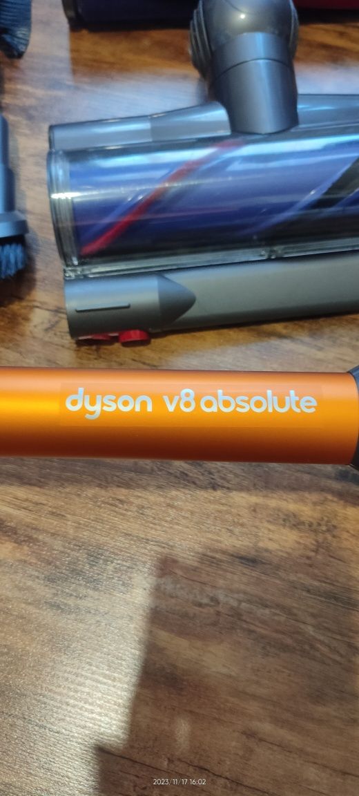 Dyson v8 absolute