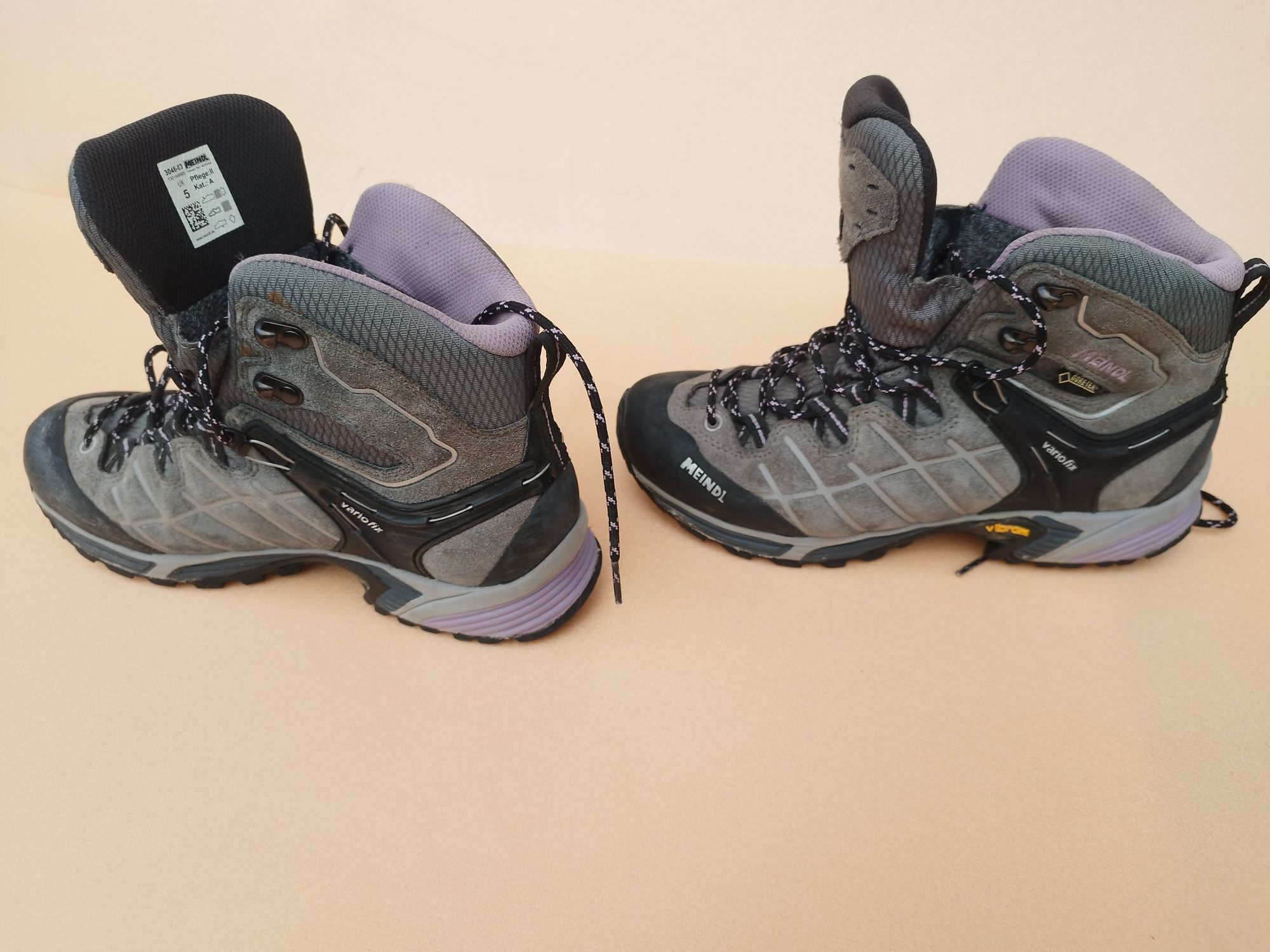 Bocanci drumeție/ munte/ trekking Meindl Kapstadt GTX, Vibram, 38-39