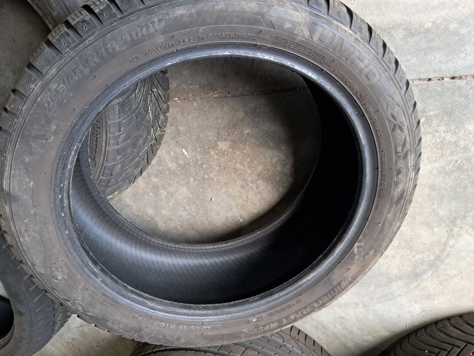 Anvelope second iarna 245 45 R18 Kumho 2023