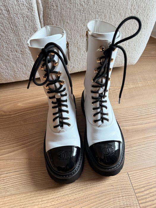 Боти Chanel в бяло и черно