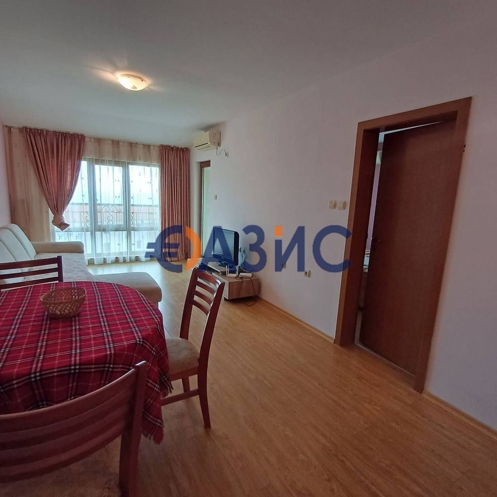 Продава се Двустаен апартамент в Свети Влас - 67 кв.м за 1314 €/кв.м - Снимка #2