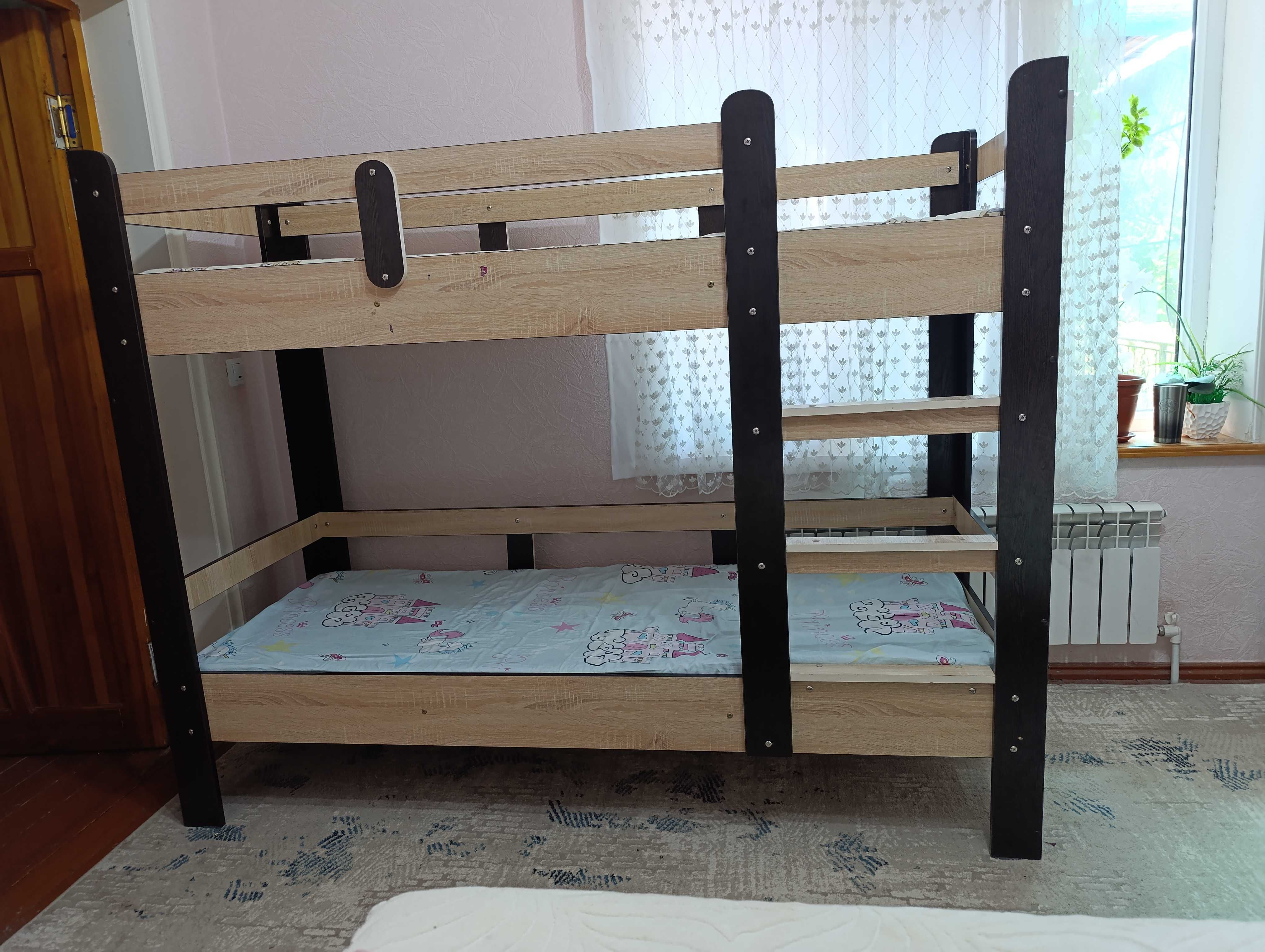 Кровать двухъярусная 800.000