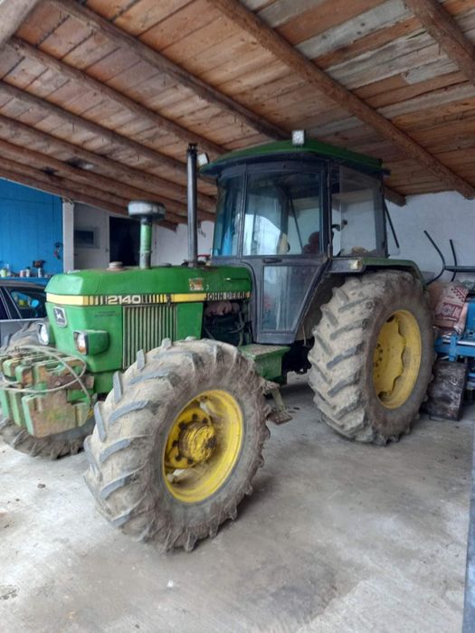 Vând Tractor John Deere 2140 cu utilaje
