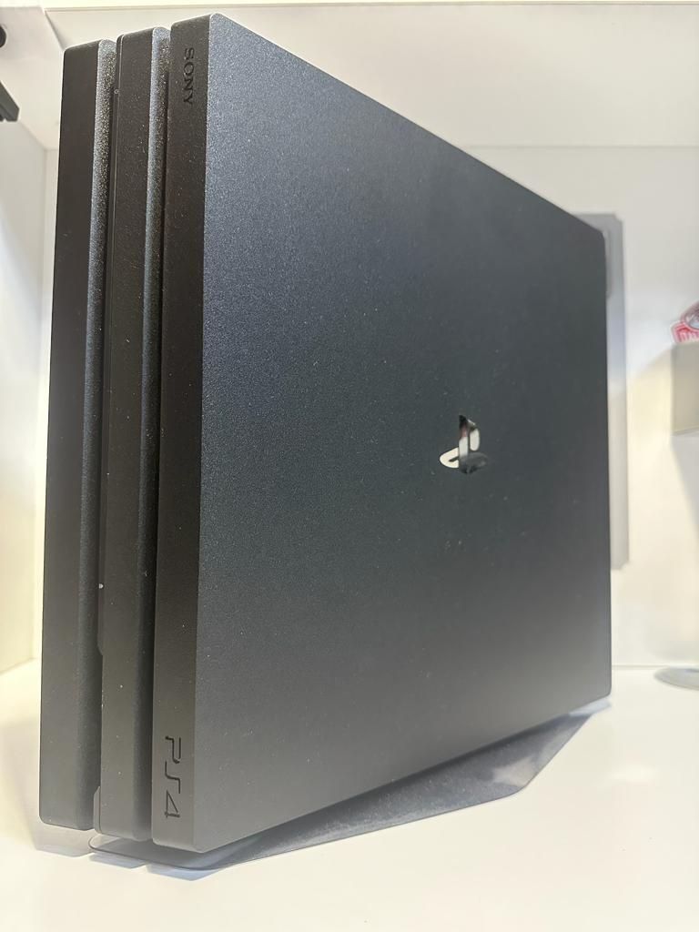 PlayStation 4 pro 1 tb