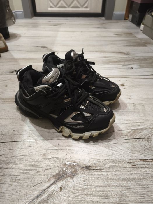 Balenciaga track 1