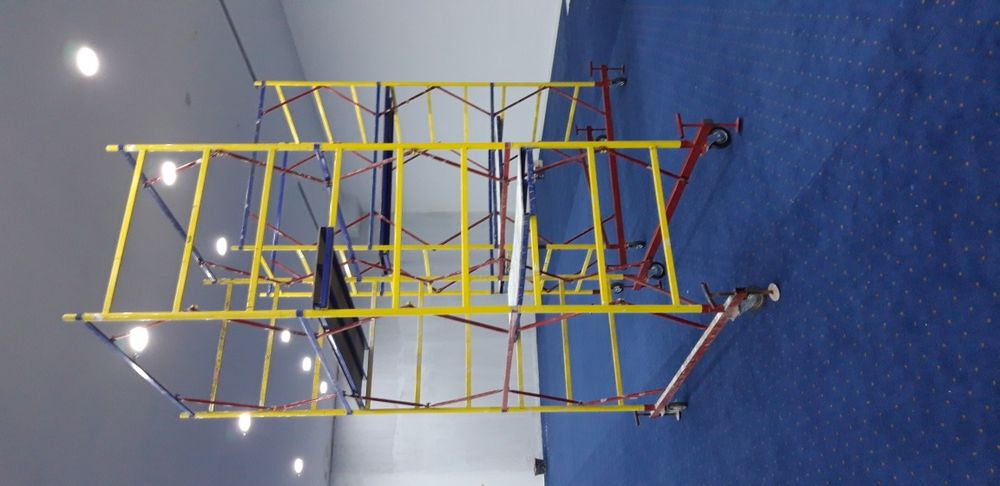 строительные леса, на колесах вышка