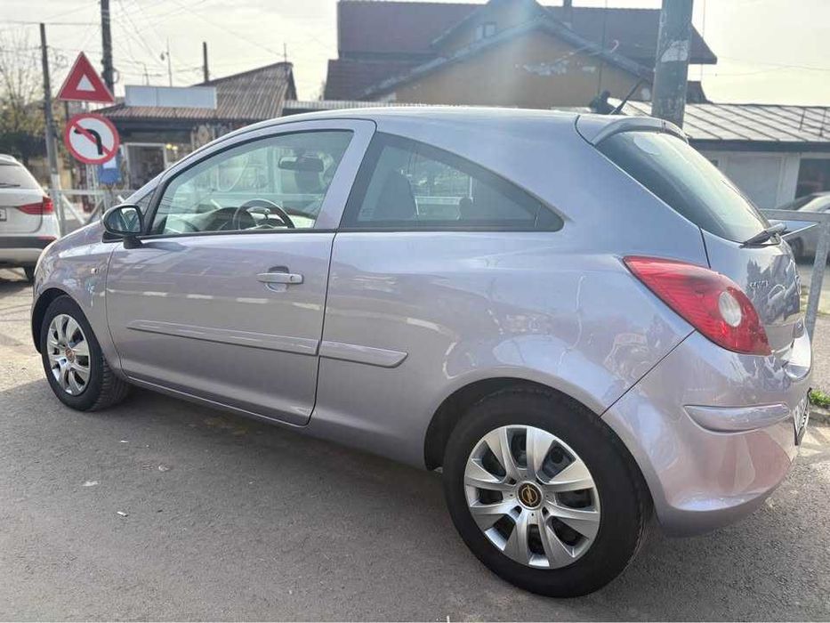 Opel corsa 1.3 dtci Coupe