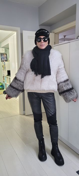 Шубка НОВАЯ  автоледи песец 42-46 р