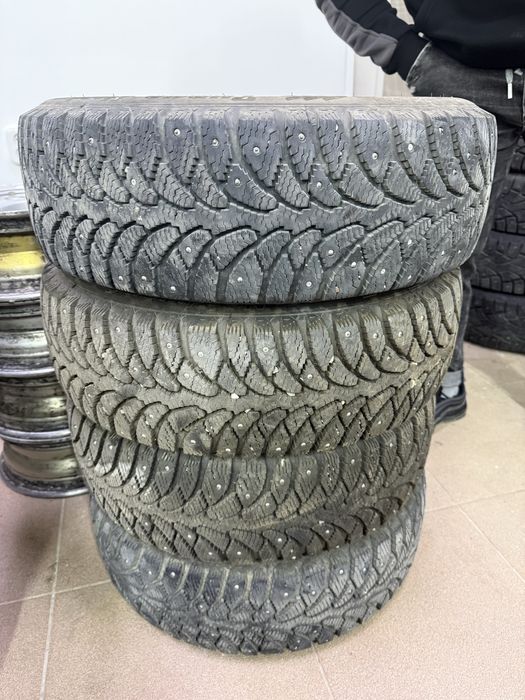 Продам резину 195/65/R15