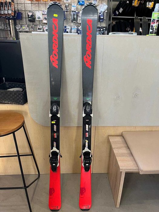Schiuri Nordica 150 cm