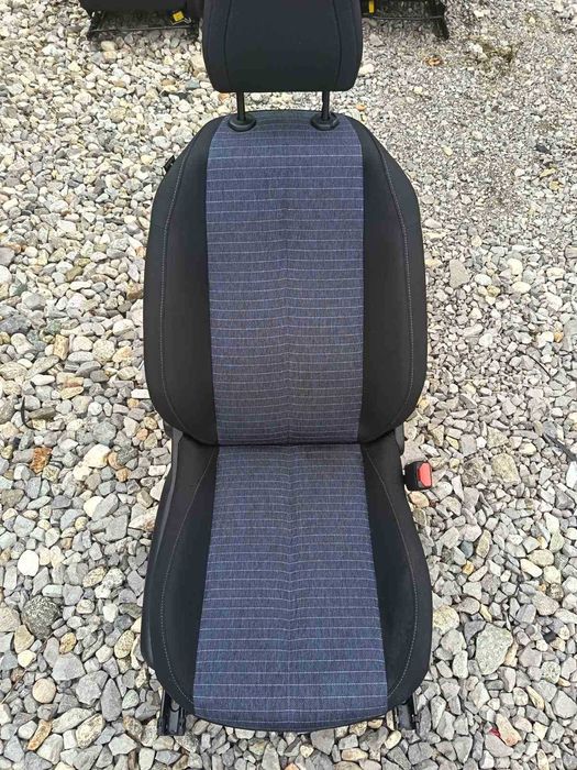 Седалки за Peugeot 208