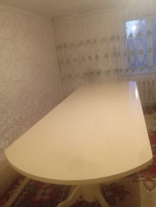 Стол 12-орындығы мен сатылады