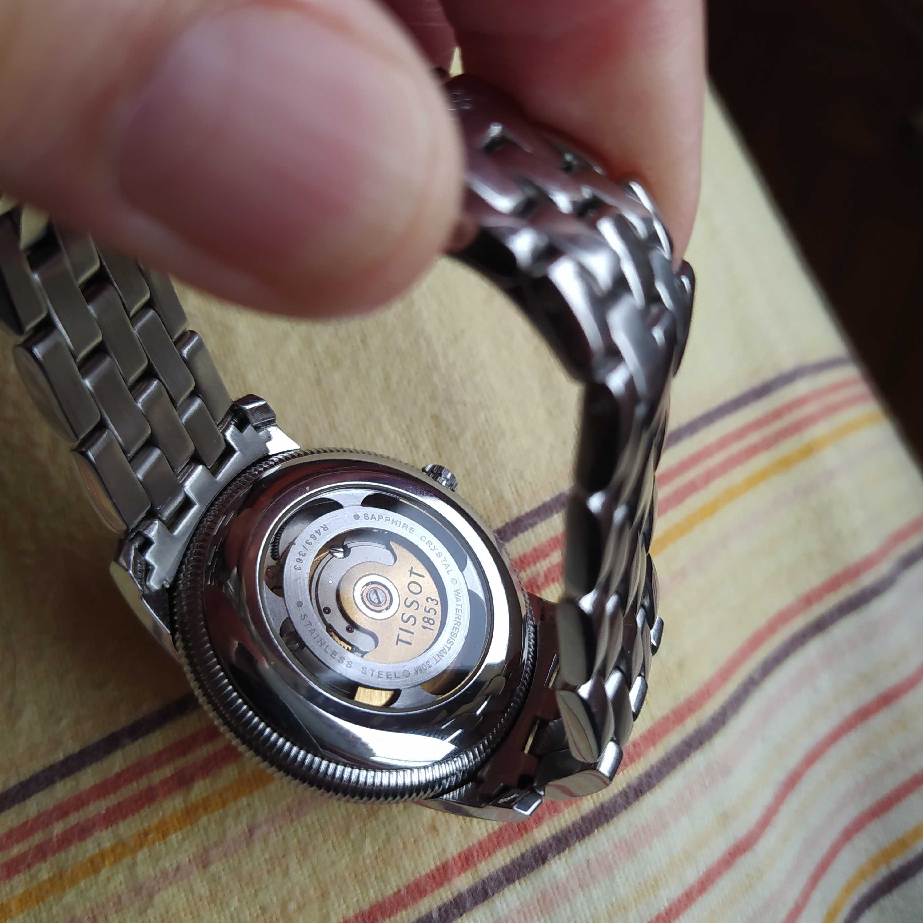 Часовник TISSOT качествен швейцарски