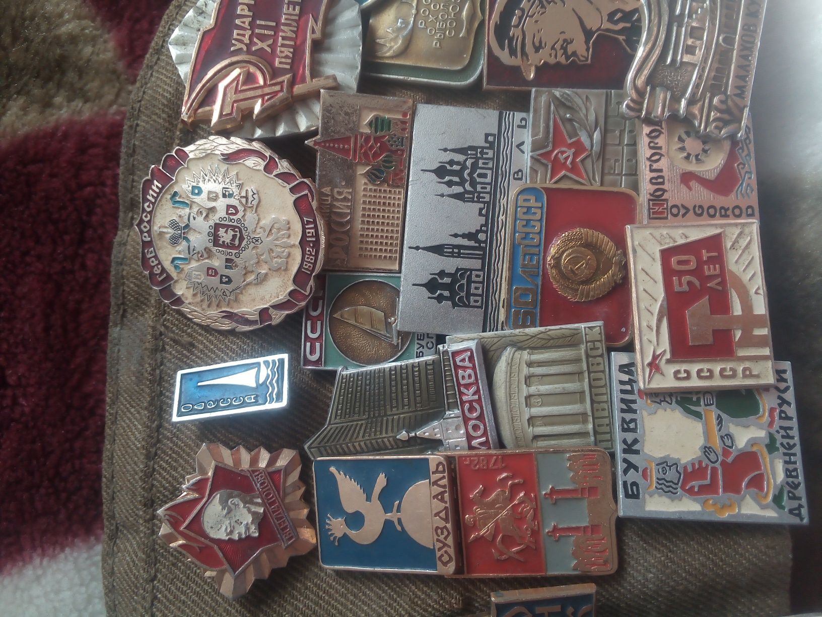 Boneta URSSS cu insigne, medalii