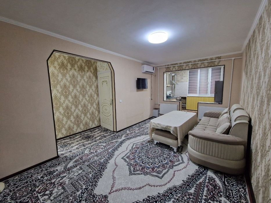 Фрунзе Массив , 25 мактаб ёнида 1 этаж 2 хонали квартира оилага