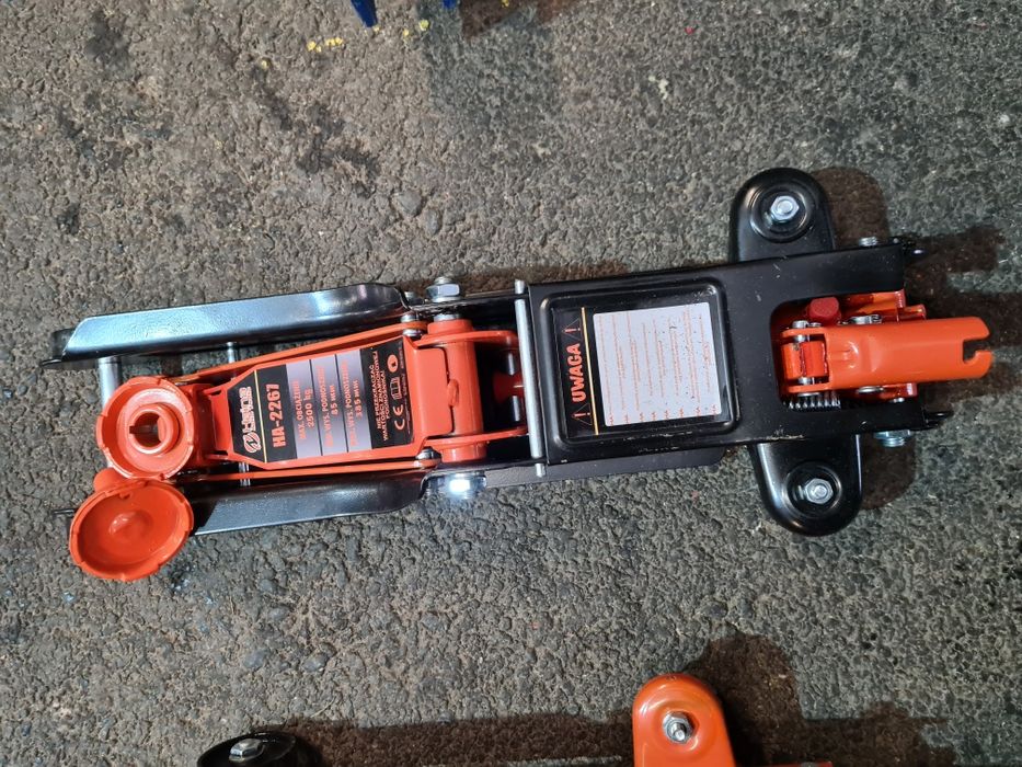 Cric tip crocodil 2,5 t 300lei sau 2t 150lei/ 3t 450lei