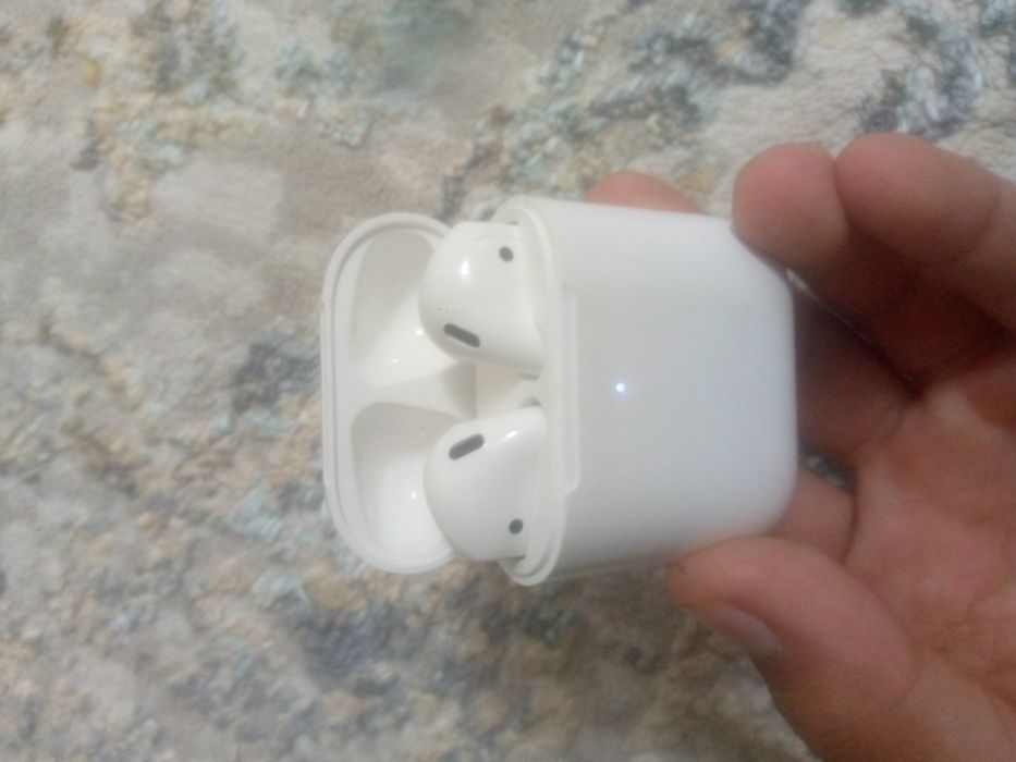 Airpods 2 xolati juda yaxshi ishlatilgani 1 oy