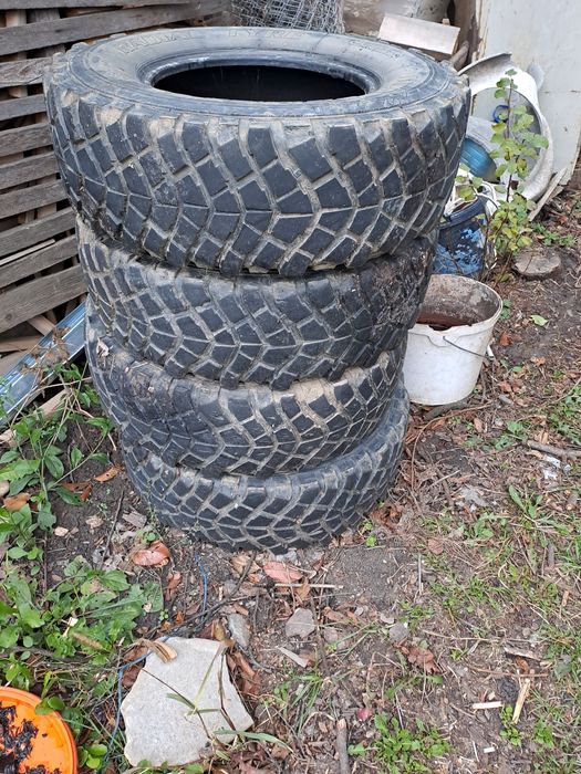Cauciucuri 235 75 15