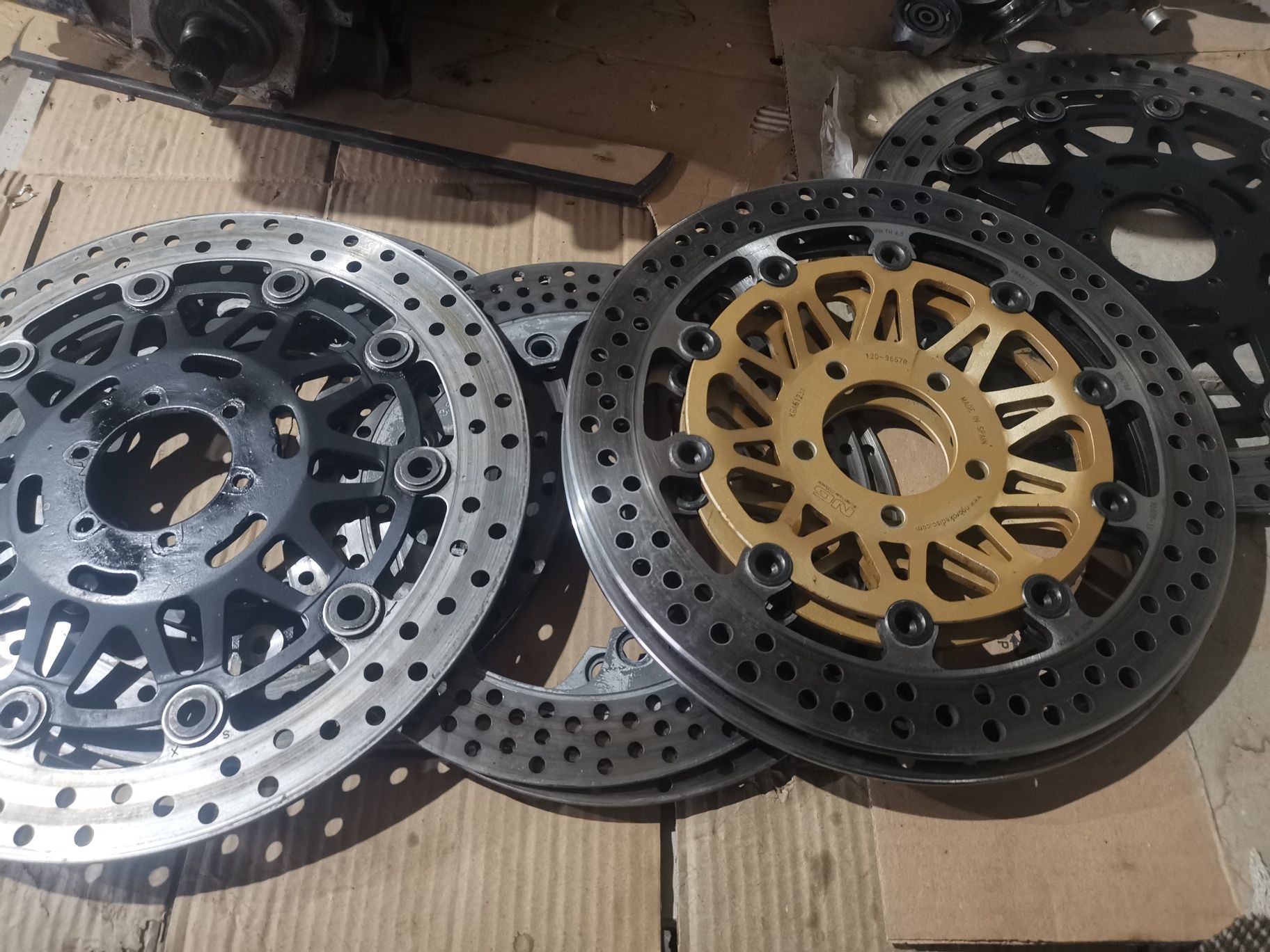 Dezmembrez kawasaki zx7 Suzuki rf 600-900 , Gsxr 750 k1 yamaha r6 yzf