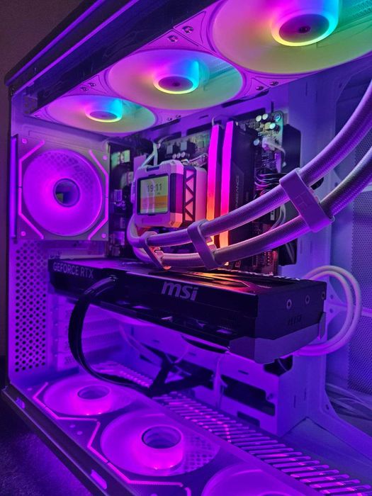 Calculator PC GAMING, AMD RYZEN 7 9800X3D, 32GB DDR5, RTX 5070 12GB OC