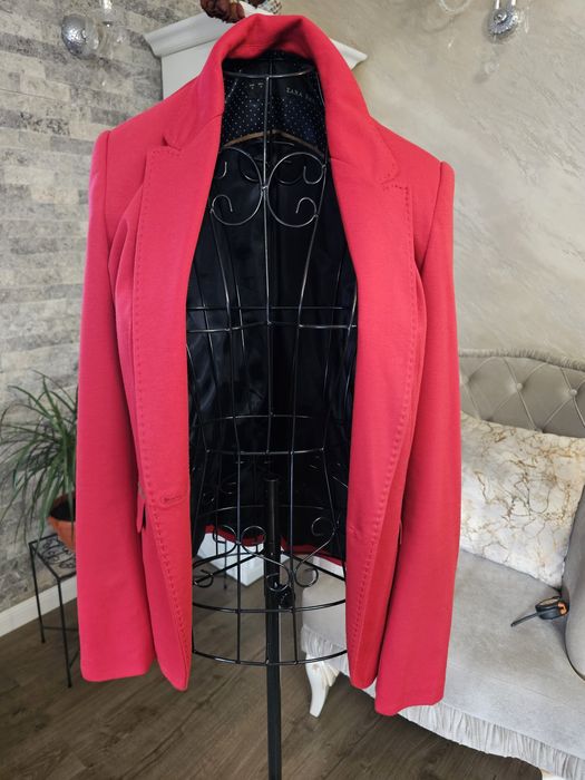 Sacou Zara rosu ferrari