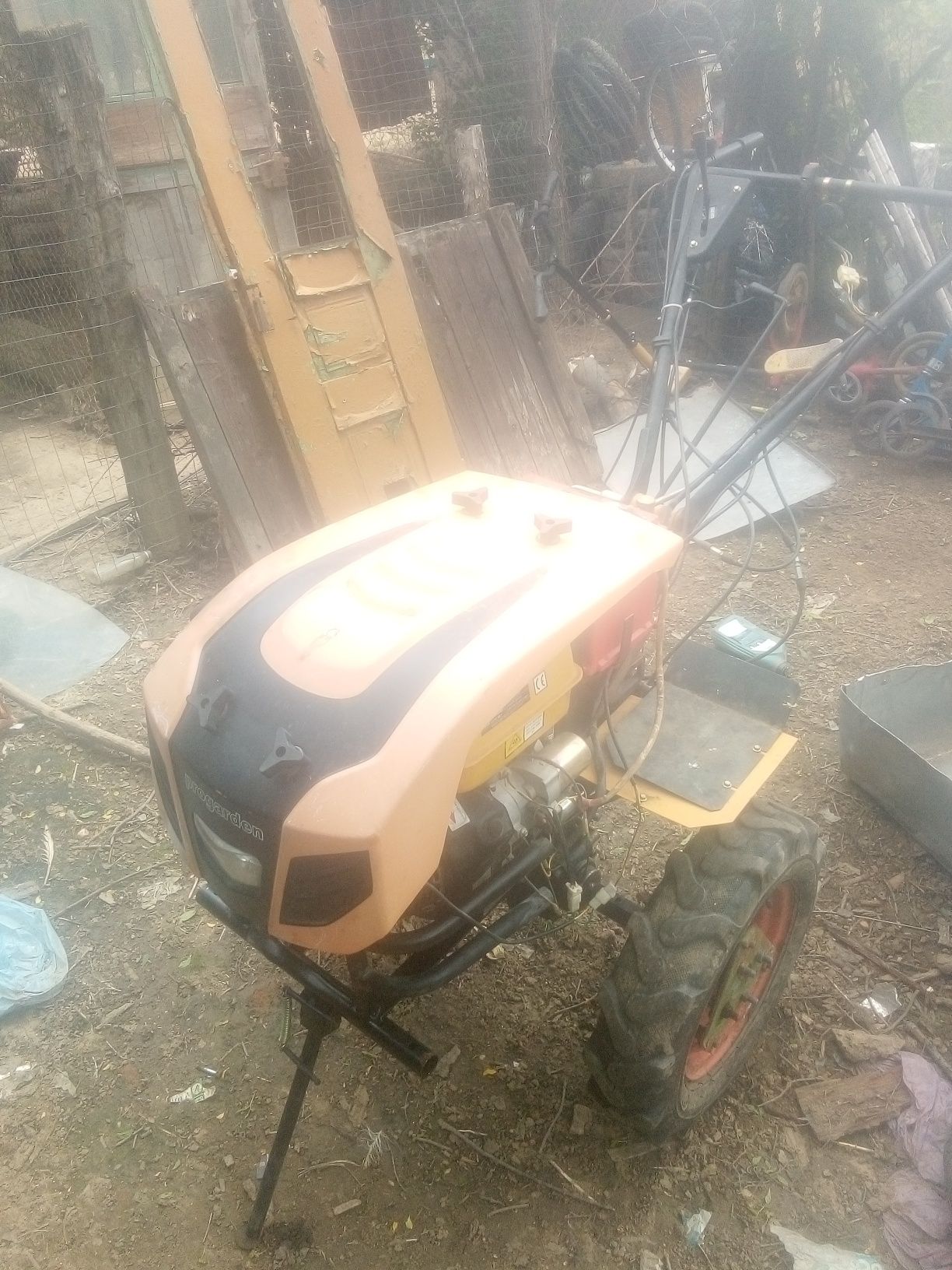 Vând motocultor progarden 18 cai fac și schimb mai mic