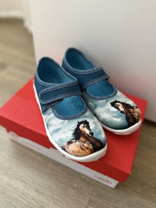 НОВИ пантофи Superfit, 27 номер за момиче