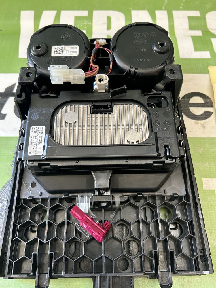 Încărcător telefon Wireless BMW G30 2017
