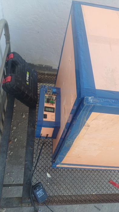 Inkubator sotiladi