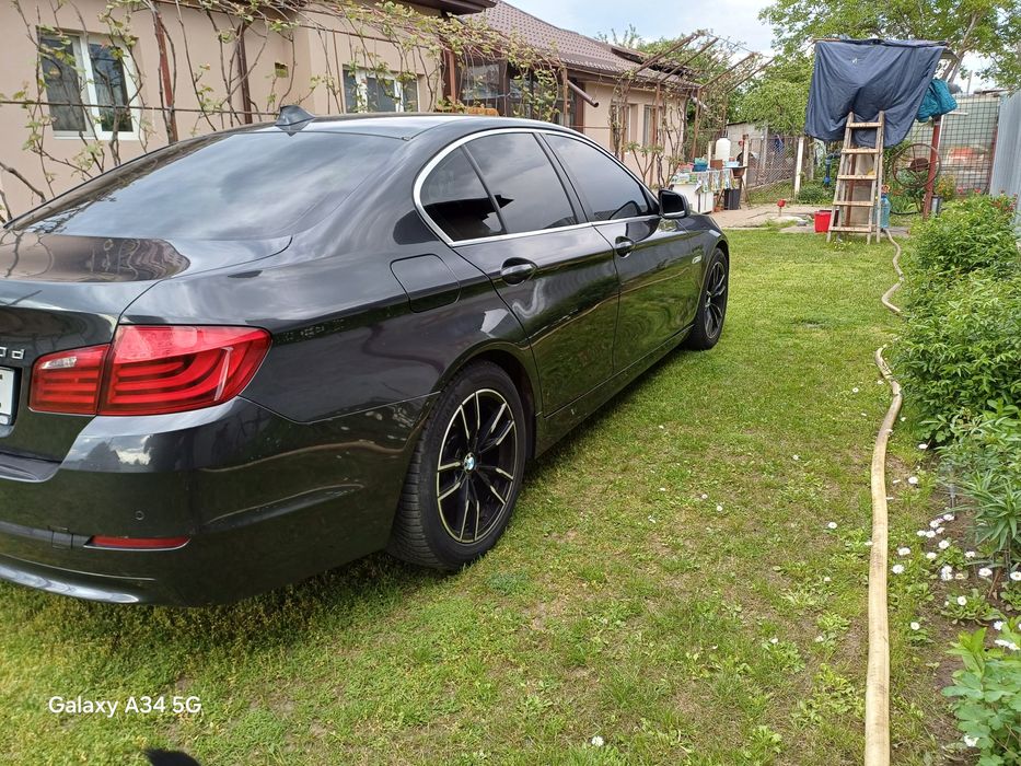 Vand/ schimb Bmw f10, manual, 2011, 2l. Dau diferenta pt f10 automat.