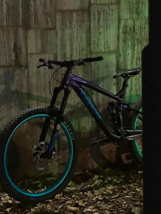 Bicicleta full suspension Trek slash 7