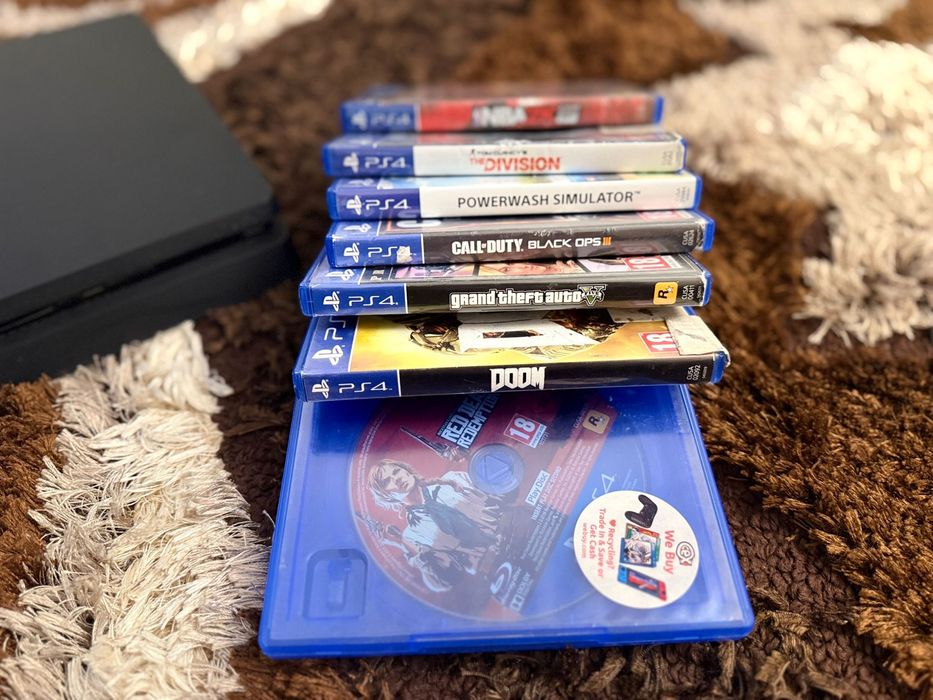 Vand Playstation 4 408gb