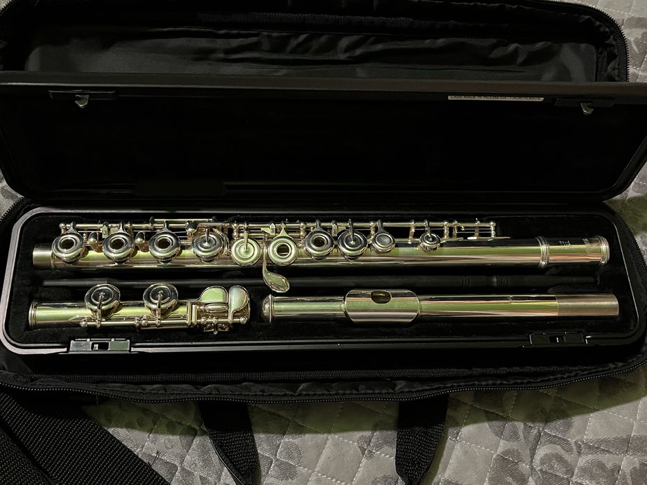 Продается флейта YAMAHA YFL-272