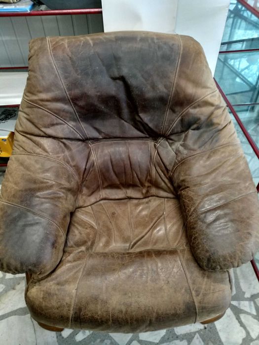 Кожена гарнитура