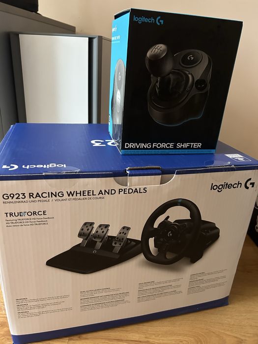 Волан с педали и скоростен лост Logitech - G923, PS4/PS5/PC, черен