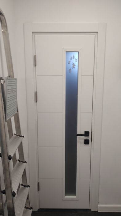 Uși de interior albe cu toc reglabil 10/20 cm cu montaj sau fara