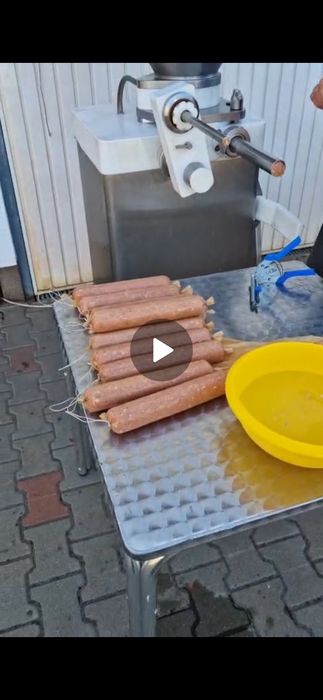 Masina de umplut carnati Sprit cu vacuum si portionare