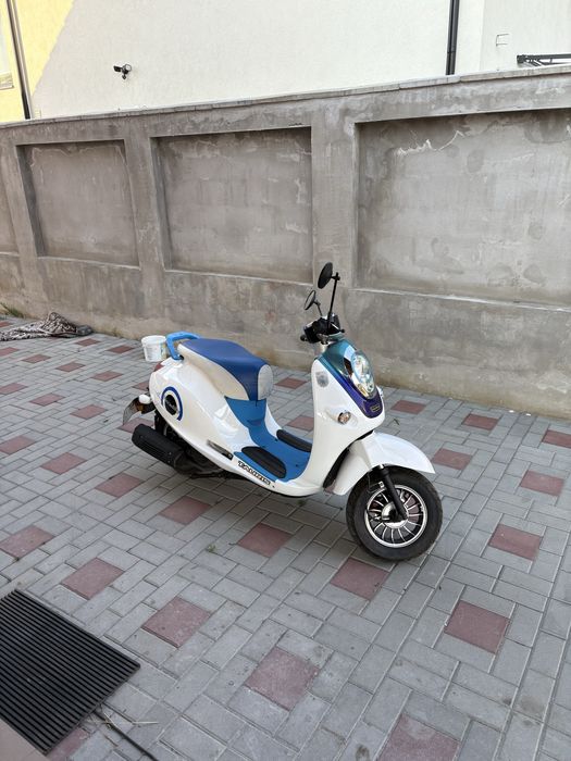 Scuter Tauris 125 cc