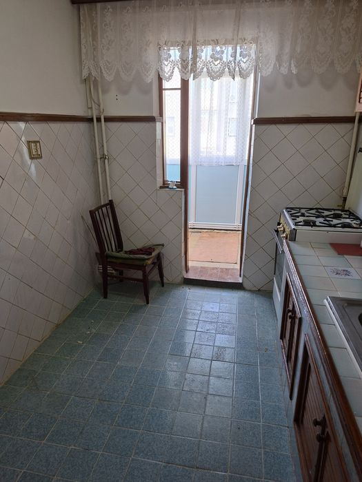 vand apartament 2 camere cofort 1 dec zona brosteni