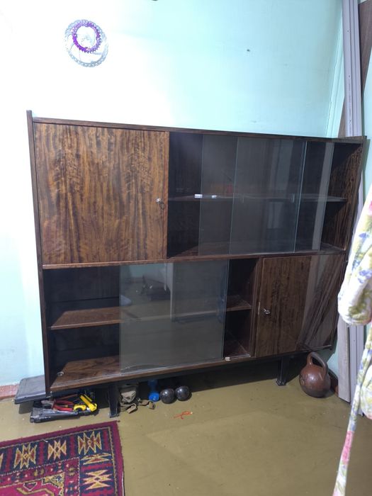Продам книжный шкаф