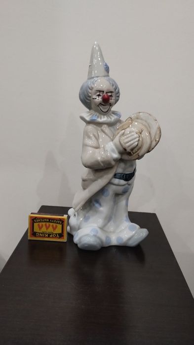 Порцеланова статуетка на клоун, винтидж, колекционерска.