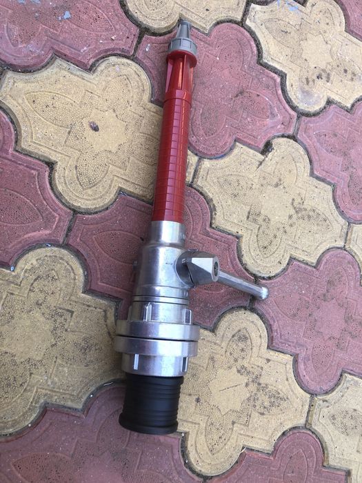 Teava refulare cu robinet cu bila