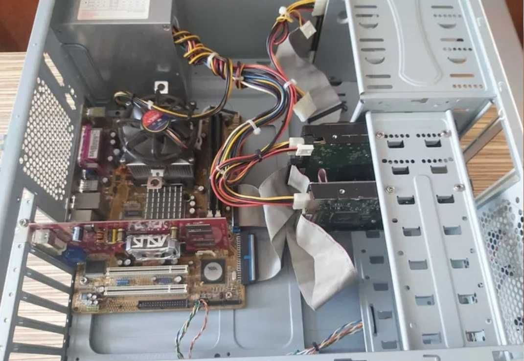 Retro PC Gaming anii 2000-2004 (vand doar unitatea centrala)