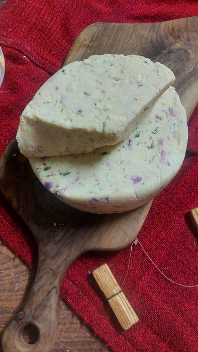 Telemea , brânză si cas din lapte de capră/oaie