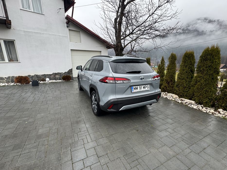 Toyota corolla cross 2024 4x4 AWD 2.0 hybrid avariat