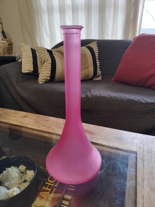 Стъклена ваза, розова