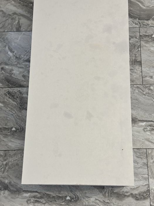 Masuta de cafea alba