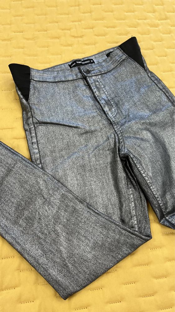 Дамски skinny панталон с металически ефект
